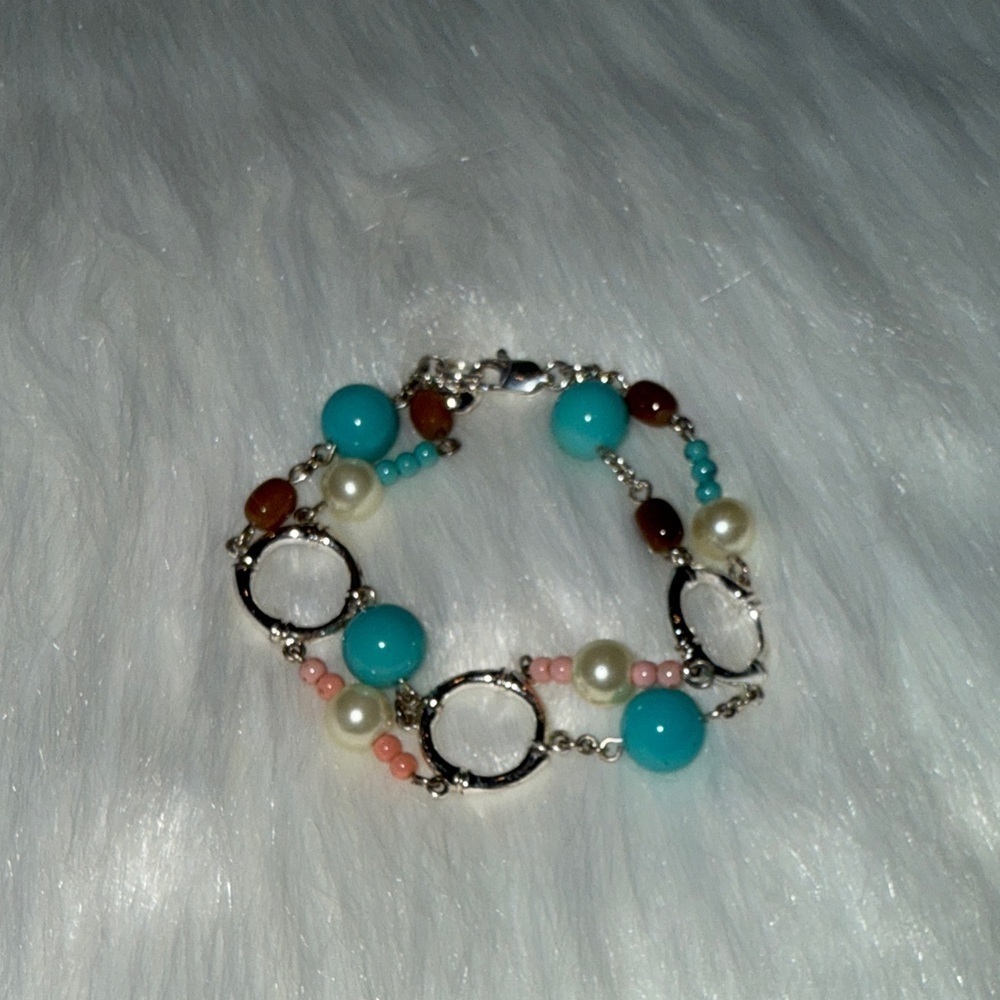 Chic Beaded Bracelet with Turquoise and Pearl Accents